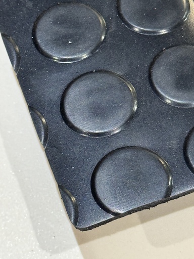 PAVIMENTO SBR 65º SHORE A - CIRCULOS + BASE CON IMPRESION TEXTIL - 1.200 mm (10 ML) (3 MM)