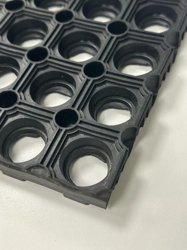 PAVIMENTO ANTIFATIGA GOMA SBR 65º SHORE A - 1500x1000 mm (22 mm) (NEGRO)